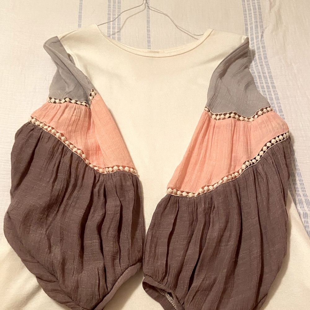 Adorable Umgee top, size small.